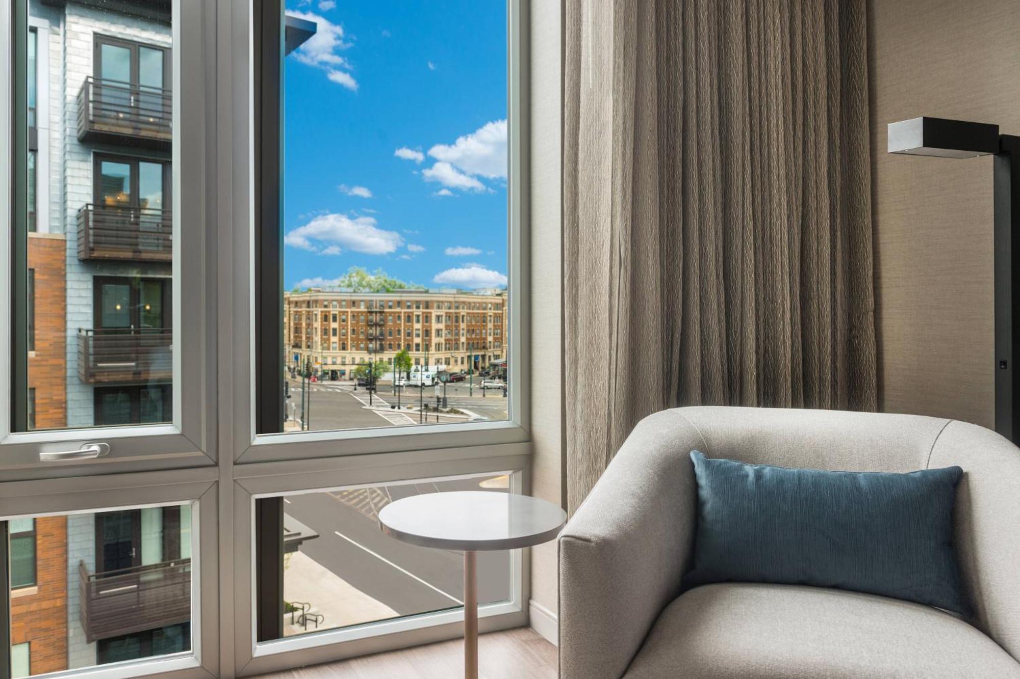 Ac Hotel By Marriott Boston Cleveland Circle Luaran gambar